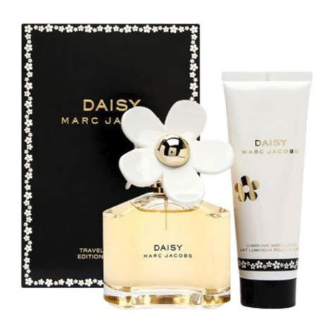 daisy marc jacobs gift set.